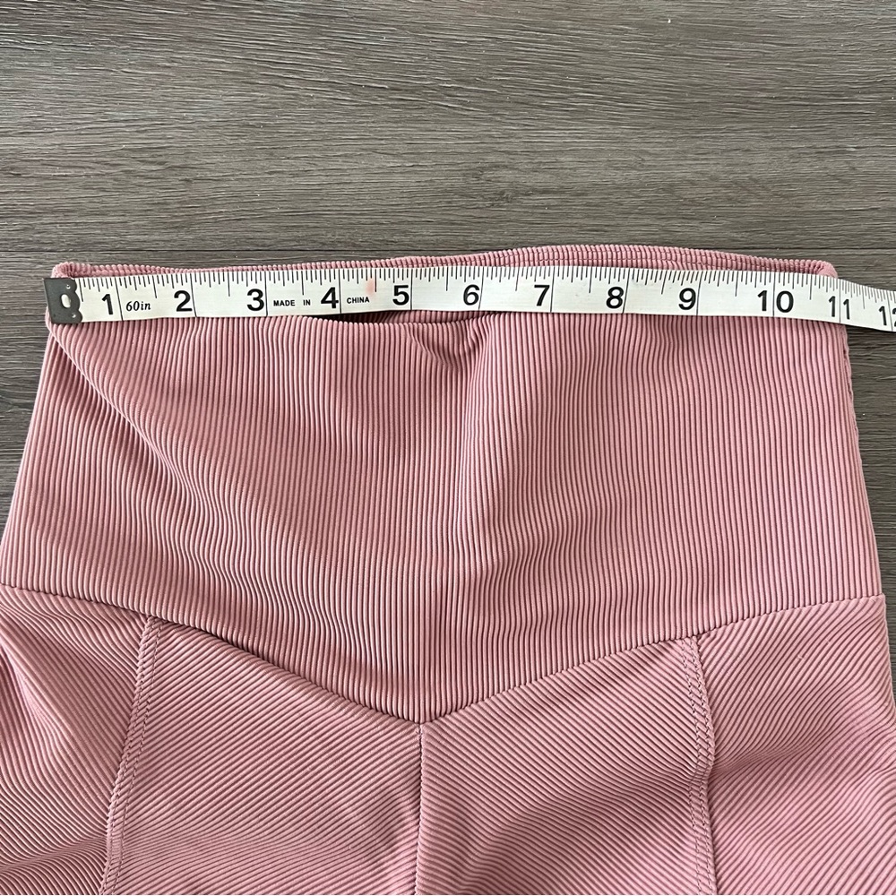 Onzie Ribbed Sweetheart Midi Leggings - Picture 11 of 14